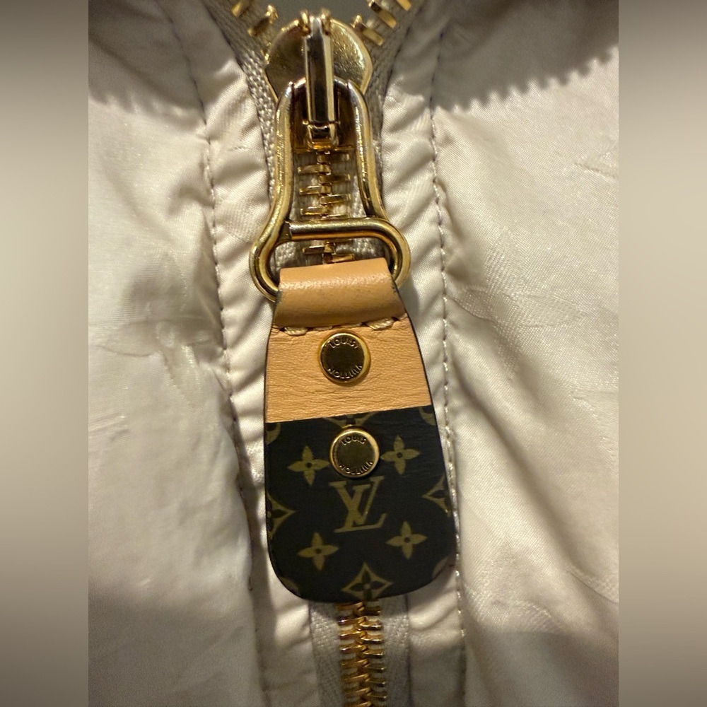 💋Louis Vuitton Beige Puffer Jacket 009 - Picture 7 of 15